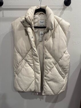 Abercrombie & Fitch Cream Quilted Leather Puffer Vest with High Collar